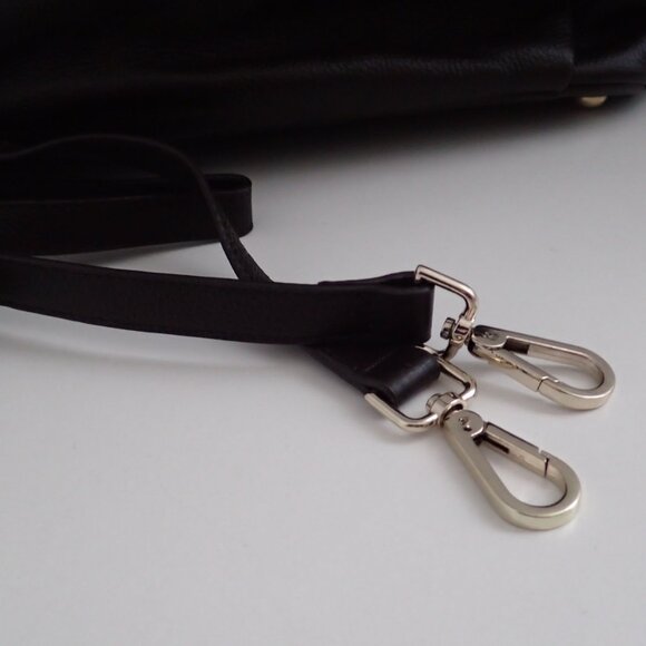 Danier Genuine Leather Handbag-with Shoulder Strap incl. - Picture 7 of 11